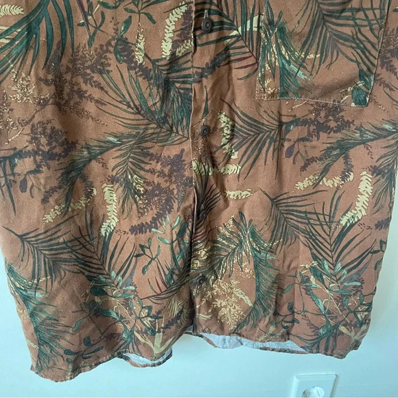 Lucky Brand Men’s M Brown Button-Down Hawaiian Shirt - Picture 3 of 9